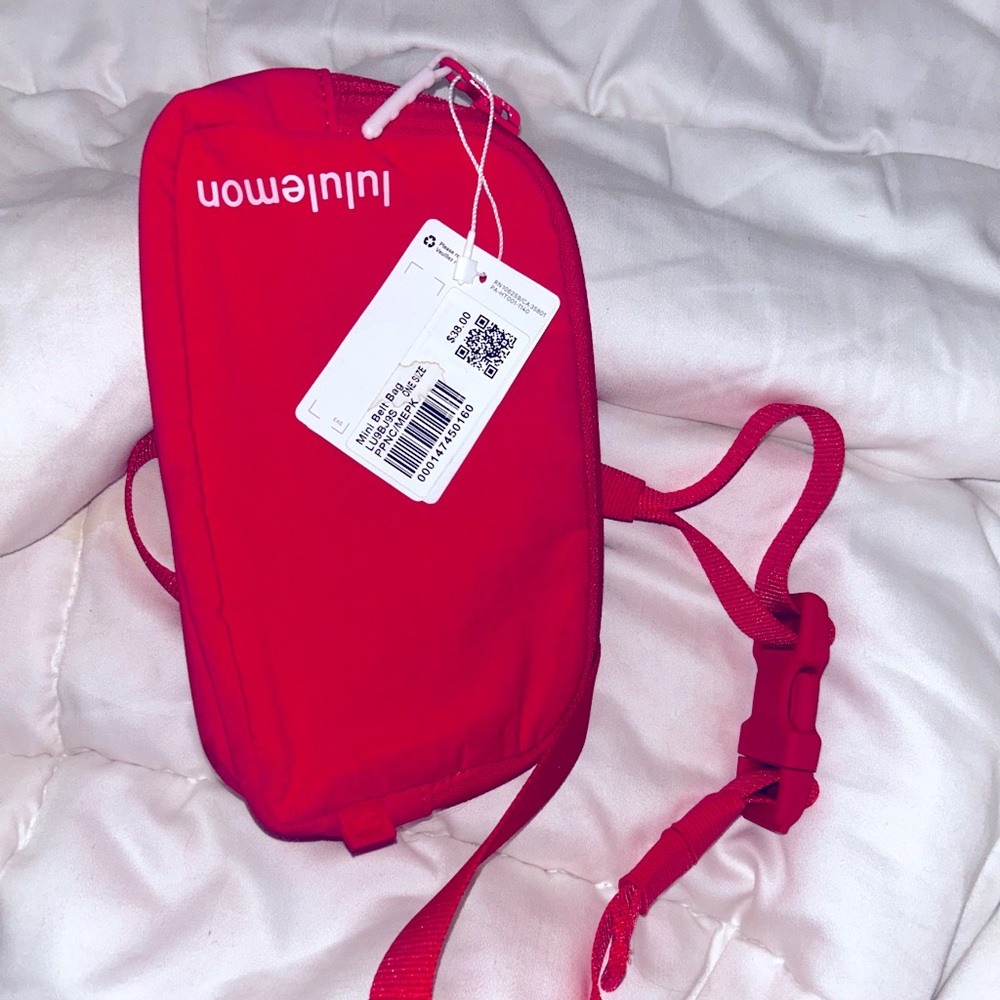 Lululemon mini belt bag